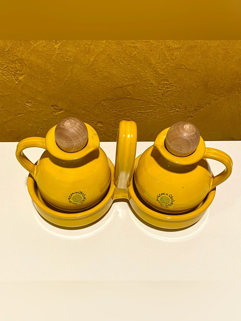 MAMMA RÓ CAMEO COLLECTION CERAMIC CRUET + SALT & PEPPER SHAKER SET, YELLOW